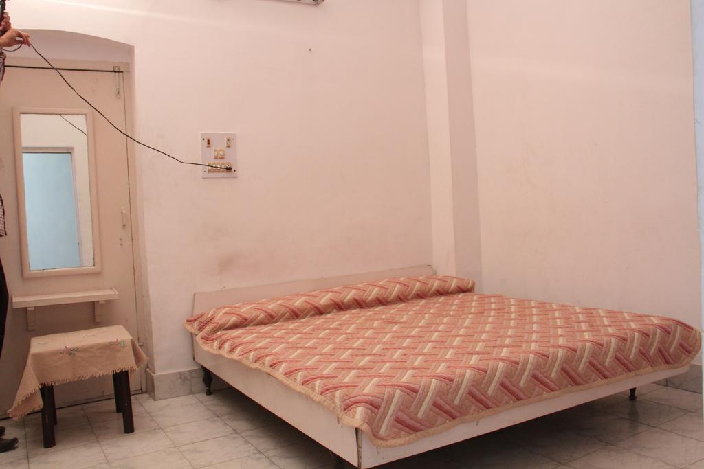 Tourist Guest House Amritsar Oda fotoğraf